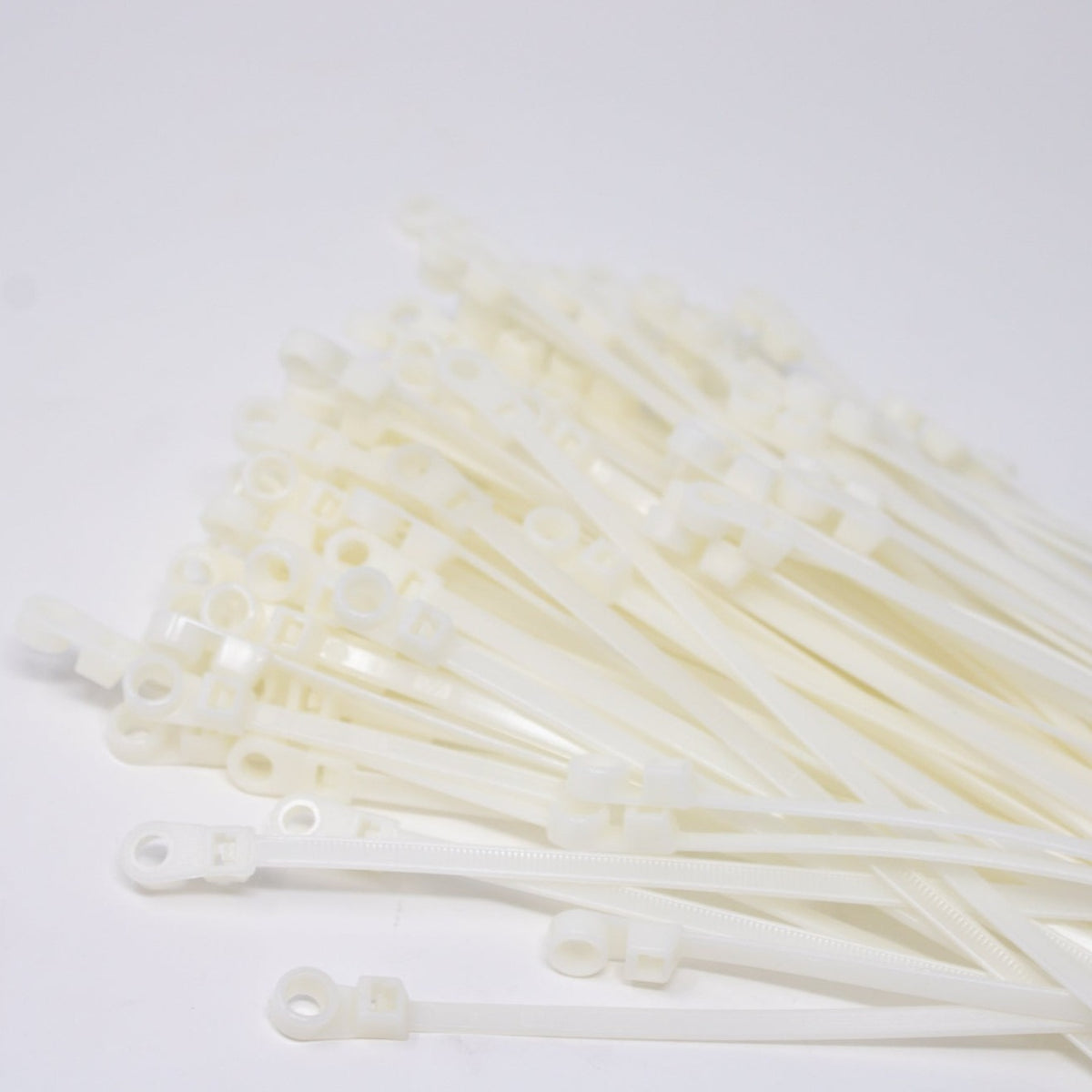 FASTENAL 63471 8 CABLE TIES W/MNT (100 EA) — Sparetek