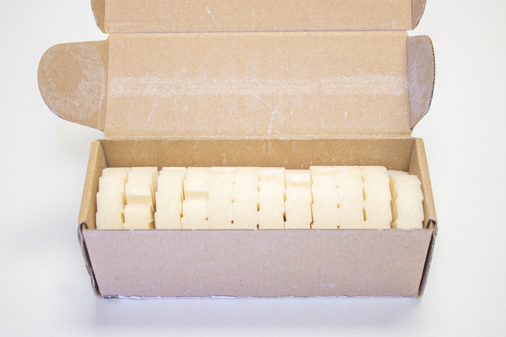 LESSEAU MANUAL WHITE SOAP DISPENSER KIT